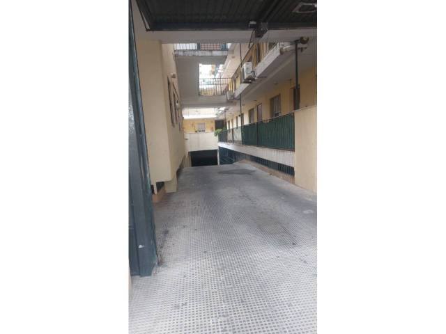 Garaje en Venta en Leones en Vallesequillo