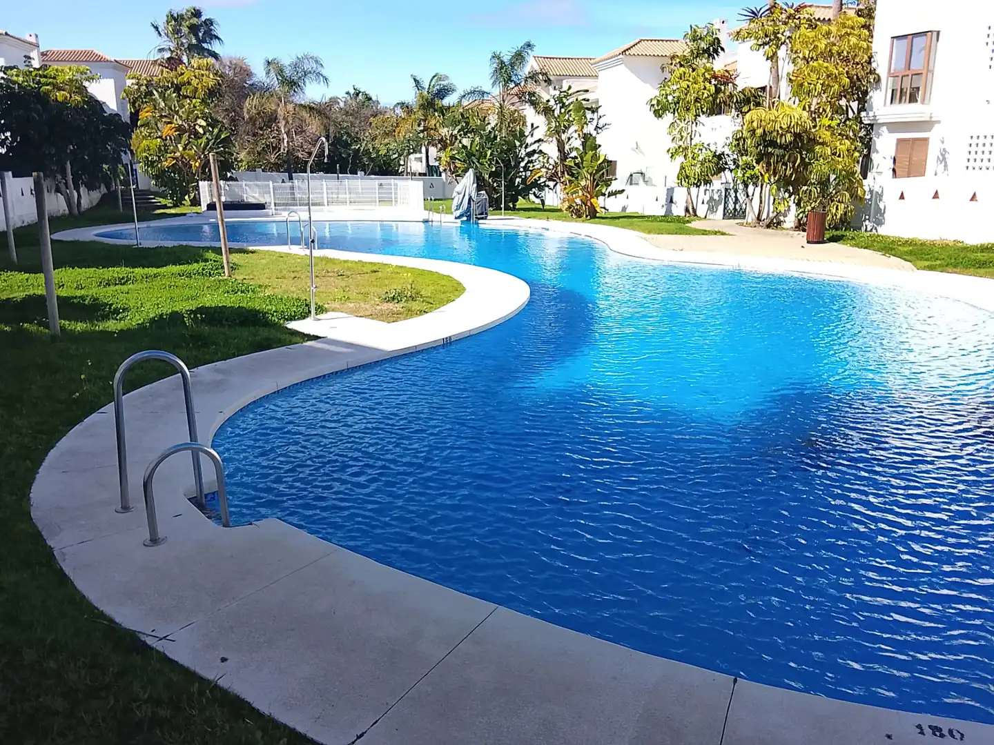 Piscina de Planta baixa en venda en La Alcaidesa amb Aire condicionat, Jardí privat i Terrassa