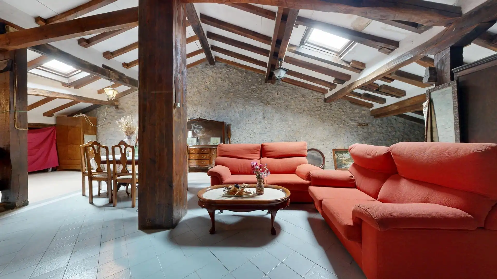 Sala d'estar de Casa o xalet en venda en Valle de Mena amb Jardí privat, Traster i Balcó