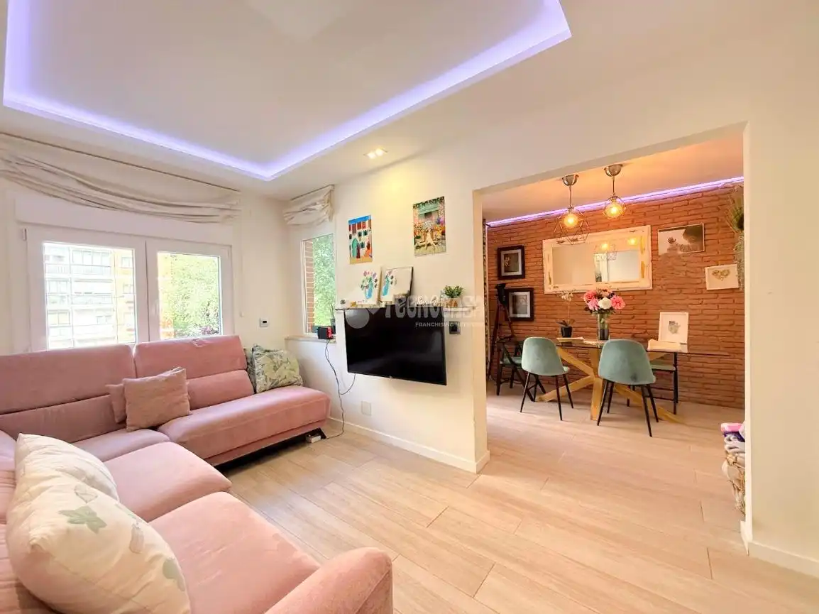 Living room of Flat for sale in Madrid  with Air Conditioner and Heating