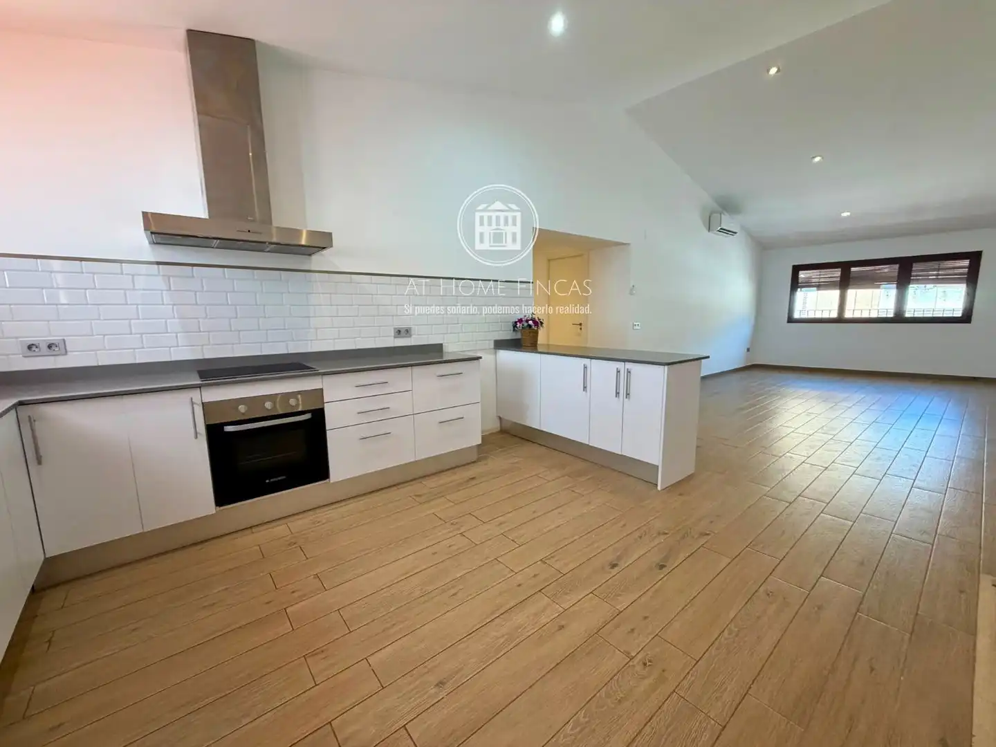 Flat for sale in Montserrat