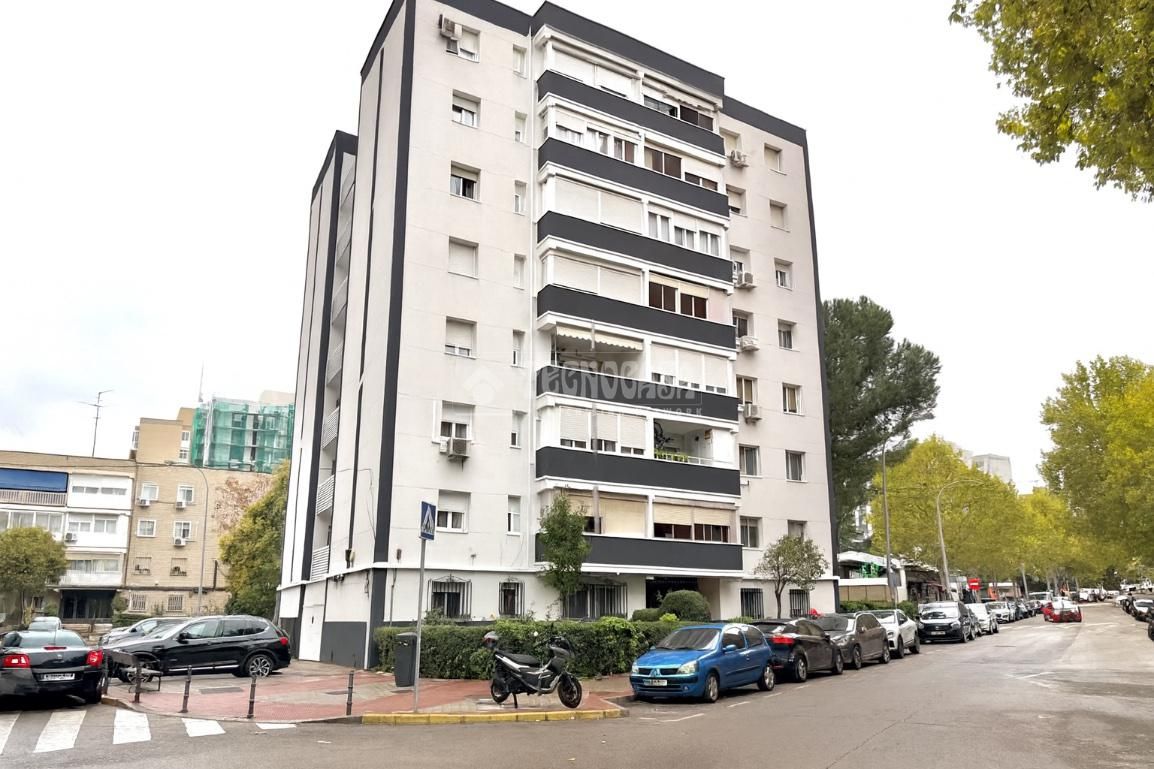 Exterior view of Flat for sale in Fuenlabrada  with Air Conditioner, Heating and Terrace