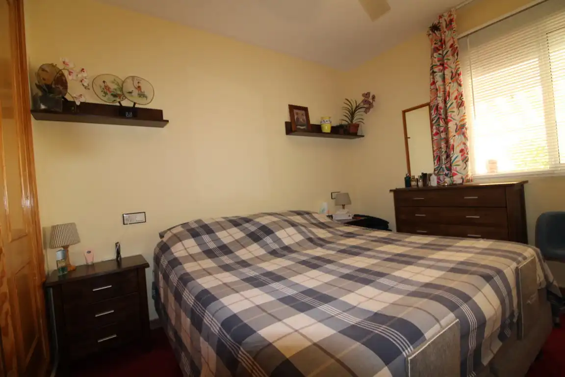 Dormitori de Apartament en venda en Orihuela amb Terrassa, Moblat i Piscina comunitària