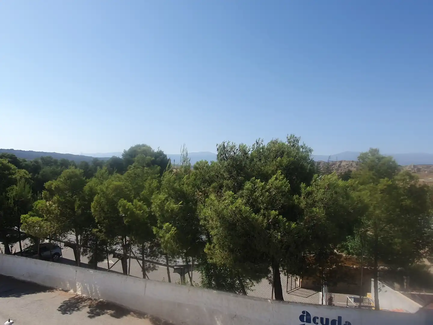 Vista exterior de Casa adosada en venda en Guadix amb Terrassa, Traster i Moblat