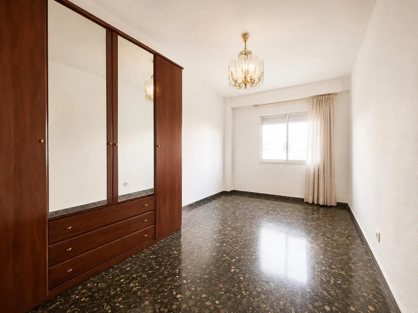 Schlafzimmer von Wohnung zum Verkauf in Xirivella mit Klimaanlage, Heizung und Terrasse