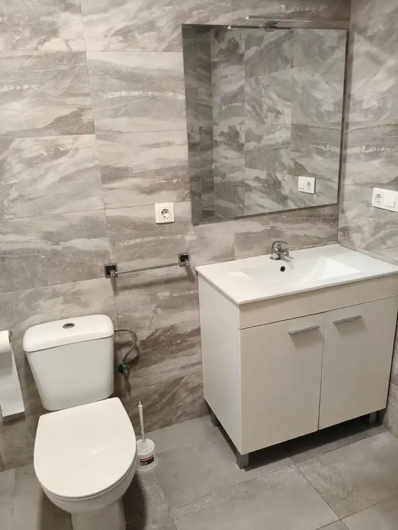 Bathroom of Flat for rent in Mislata  with Air Conditioner
