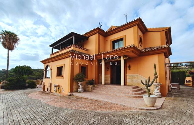 Casa-chalet en Venta en Guadalobón