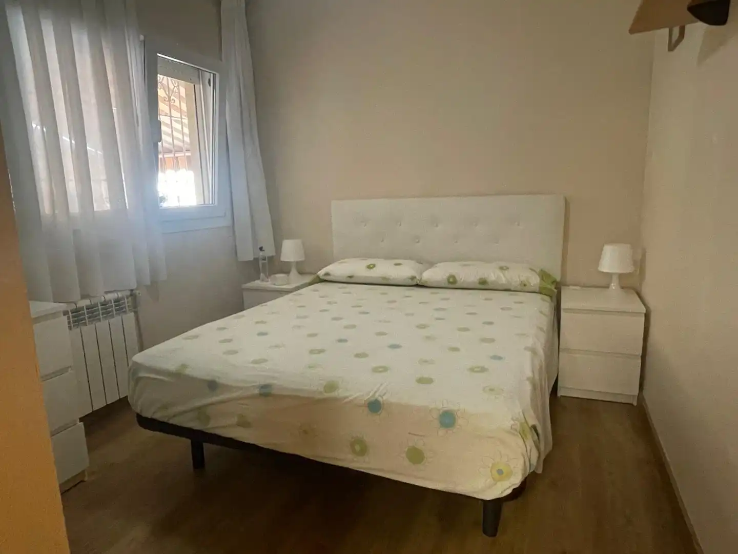Habitación de Casa adosada en venta en Cartagena con Aire acondicionado, Jardín privado y Jacuzzi