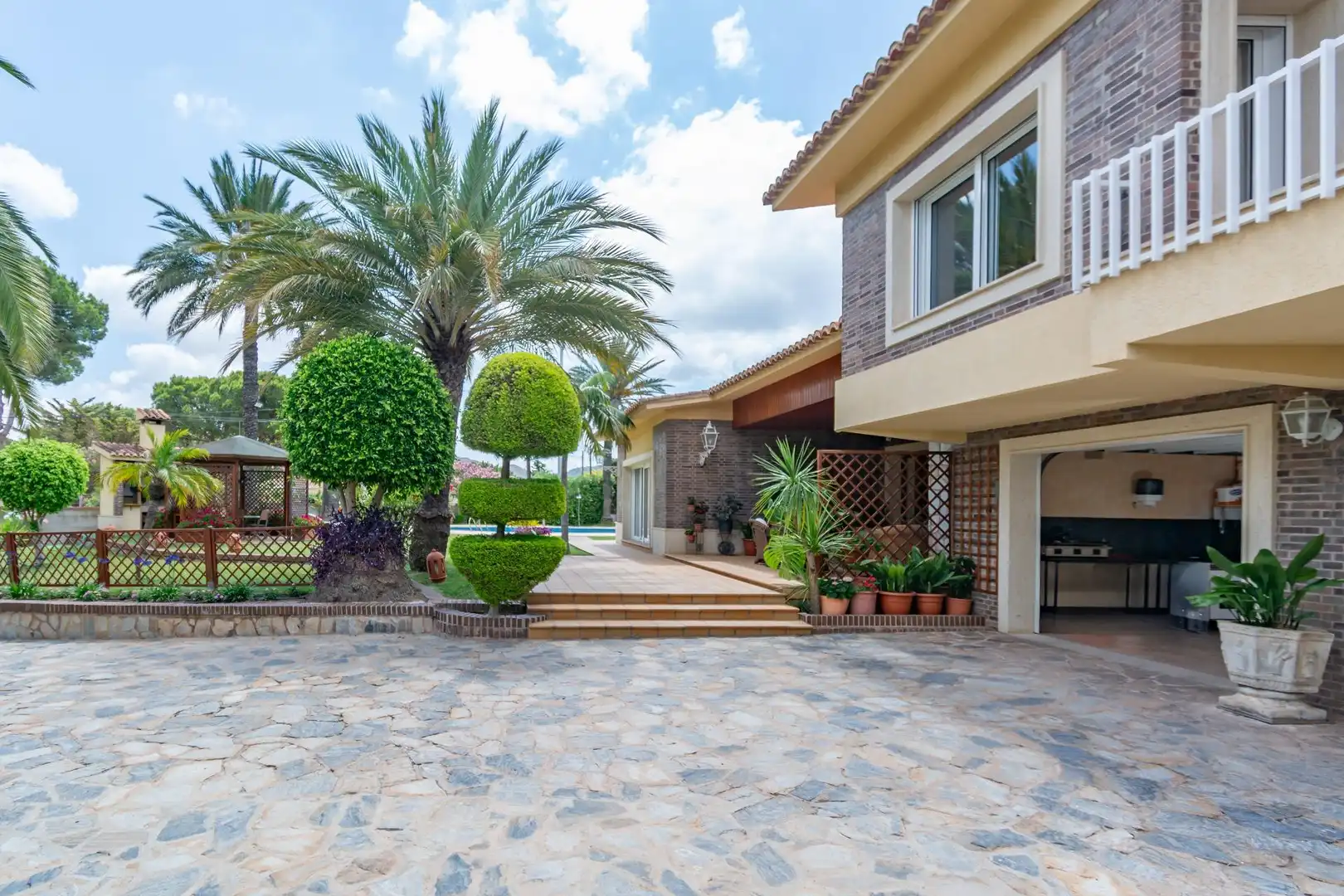 Vista exterior de Casa o xalet en venda en Cartagena amb Aire condicionat, Calefacció i Jardí privat