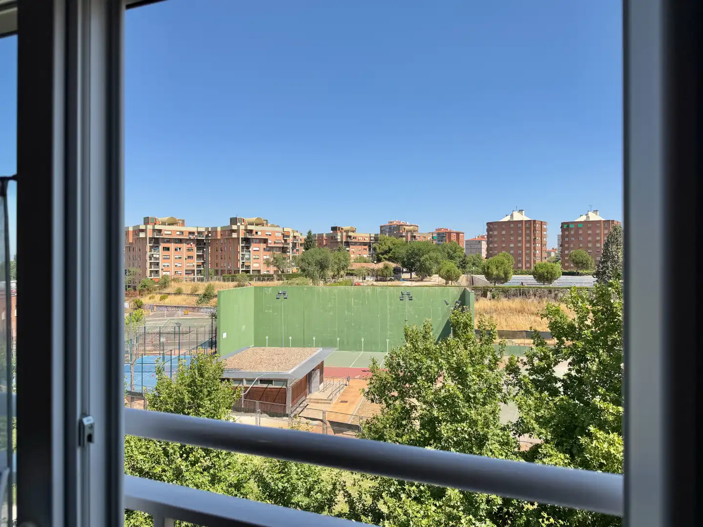 Vista exterior de Dúplex en venda en Madrid amb Aire condicionat, Calefacció i Terrassa