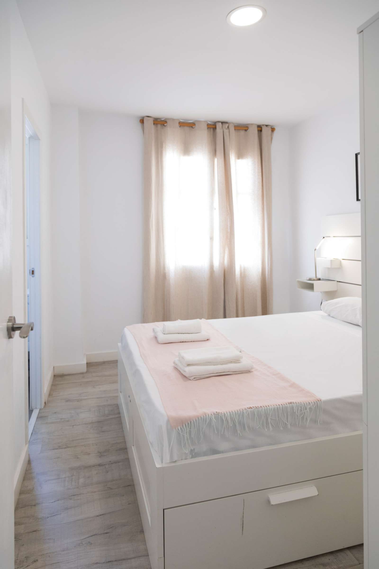 Dormitori de Apartament per a compartir en  Valencia Capital amb Aire condicionat i Terrassa