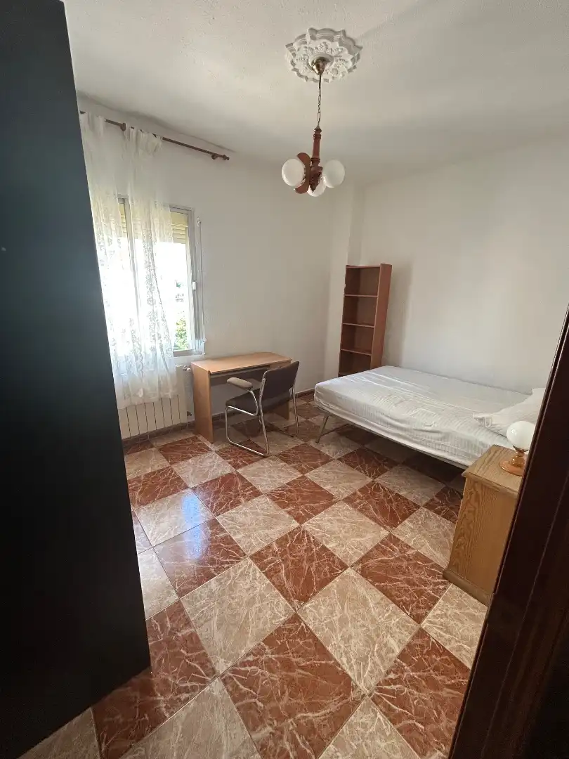 Habitación de Piso de alquiler en Badajoz con Calefacción y Amueblado