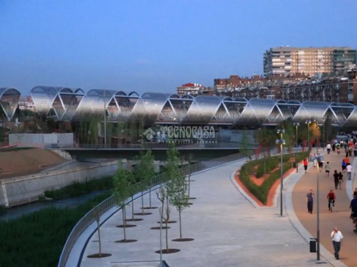 Vista exterior de Residencial en venda en Madrid