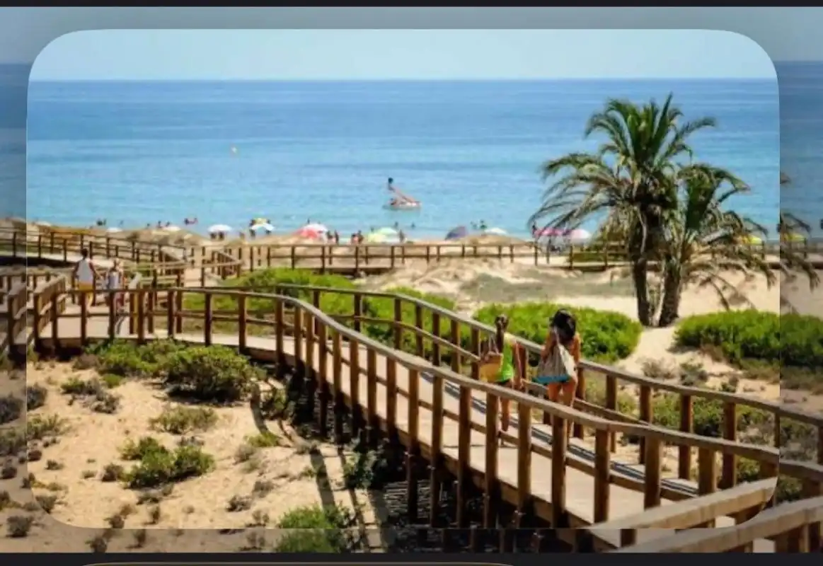 Terreno residencial en venta en Carrer Juan Gosálbez López 1, imagen 2