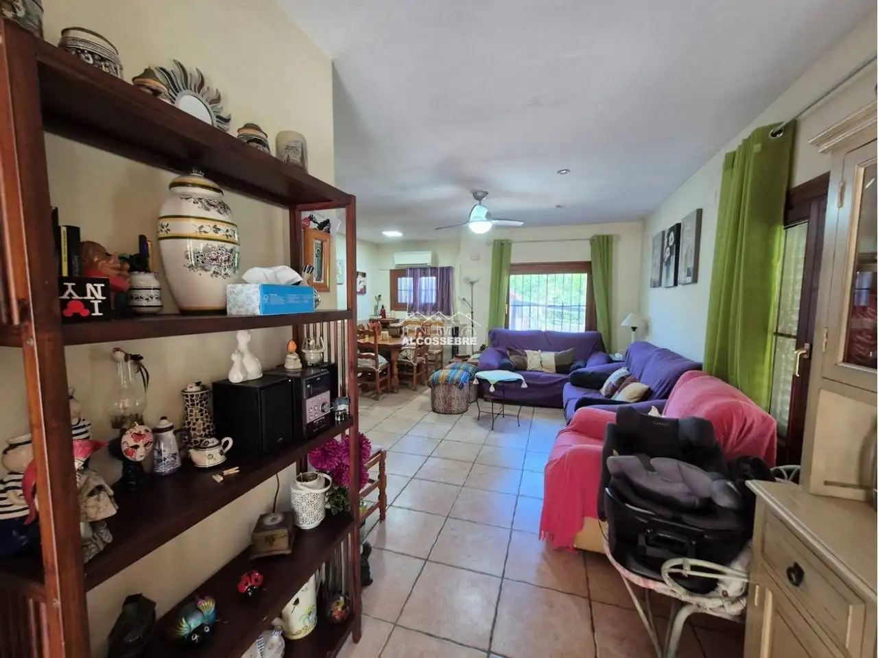 Sala d'estar de Casa adosada en venda en Alcalà de Xivert amb Terrassa i Piscina comunitària