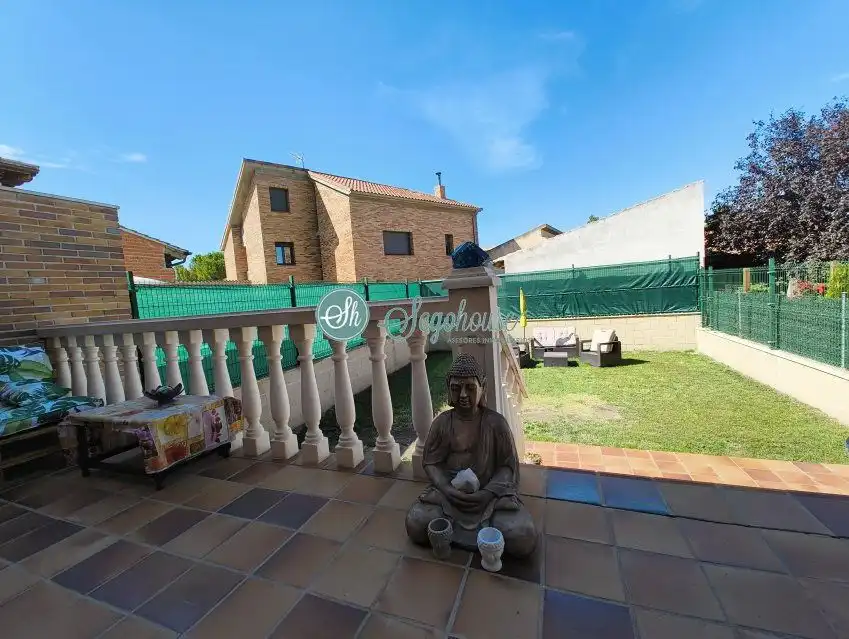 Jardín de Casa o chalet en venta en Segovia con Calefacción y Trastero