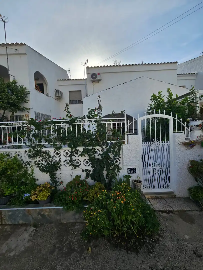 Casa de lloguer a Calle Neptuno 658