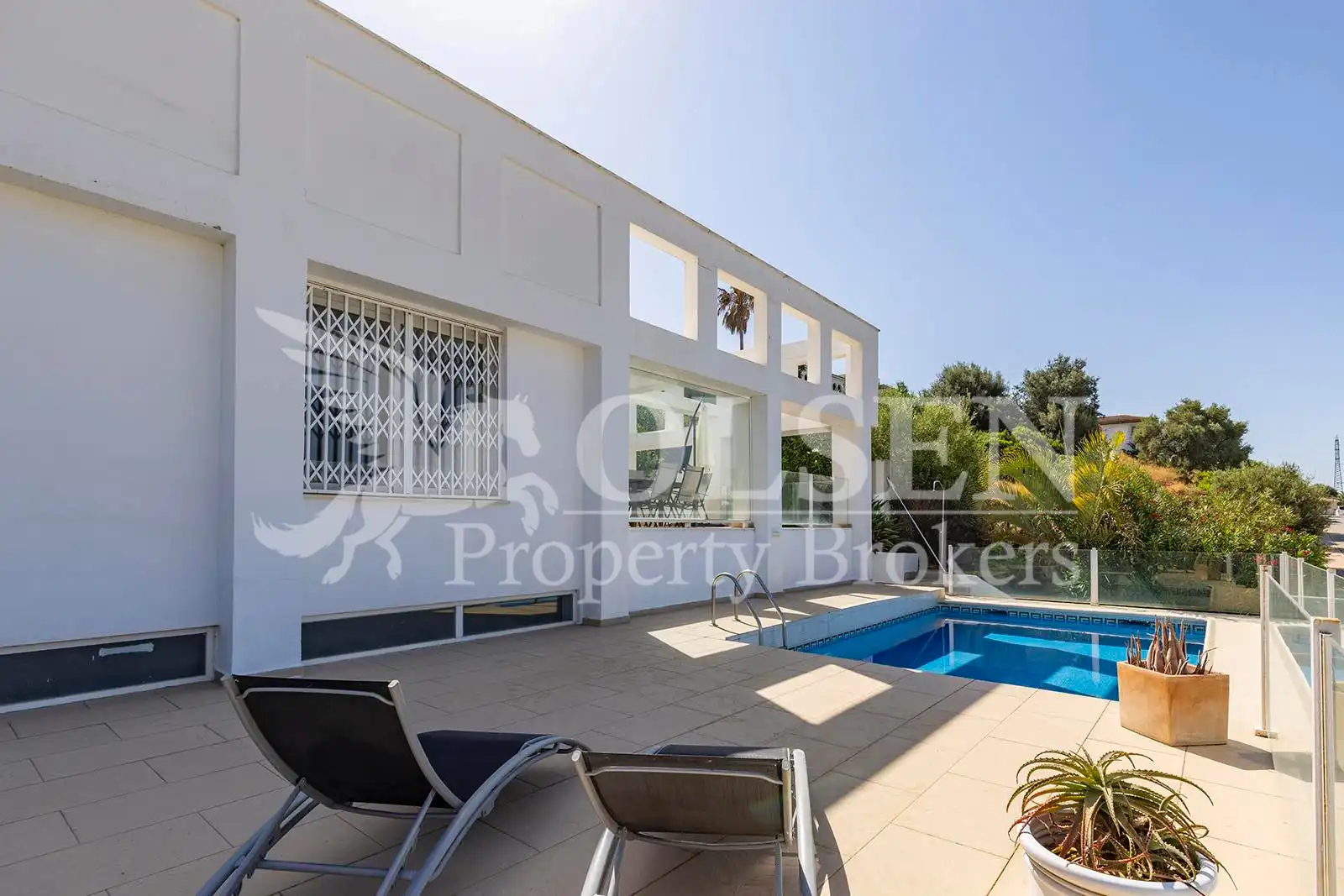 Villa mit Pool zum Verkauf in Costa Natura