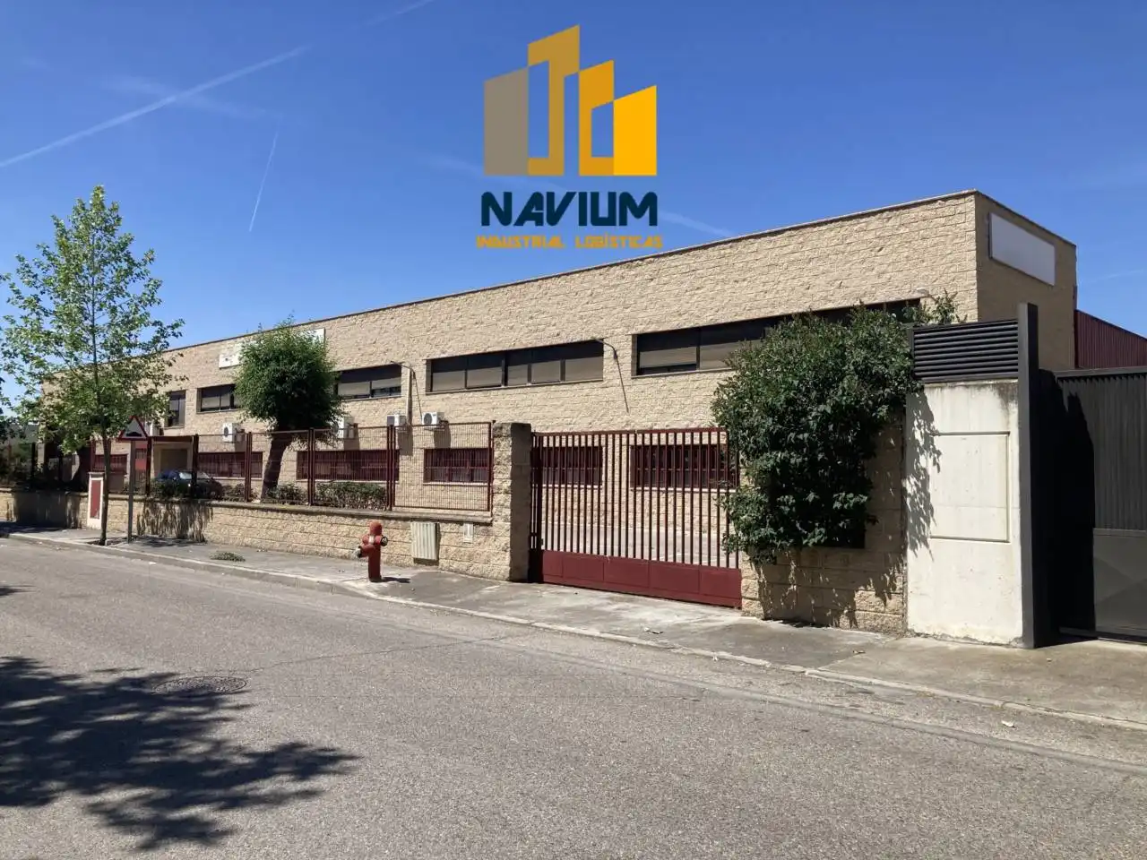 Vista exterior de Nave industrial en venta en Alcalá de Henares con Alarma