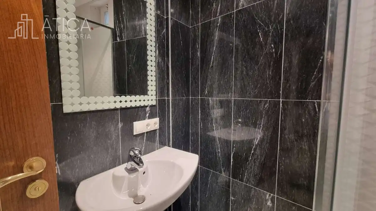 Baño de Apartamento de alquiler en Salamanca con Calefacción y Amueblado