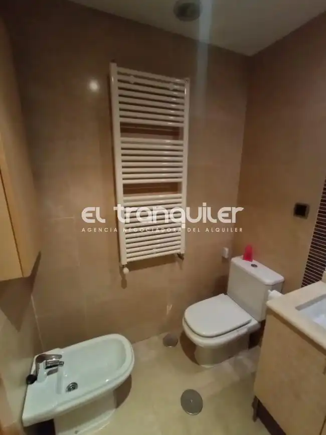 Badezimmer von Wohnung zur Miete in Madrid mit Klimaanlage, Terrasse und Schwimmbad