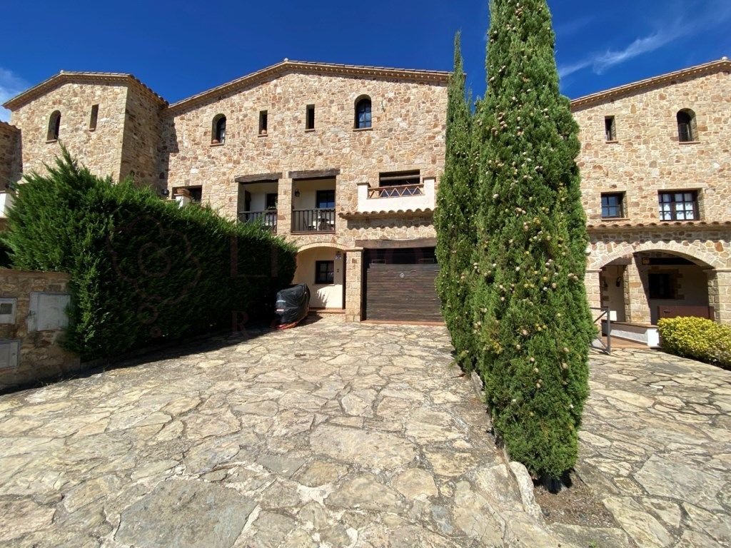 Exterior view of Single-family semi-detached for sale in Castell-Platja d'Aro