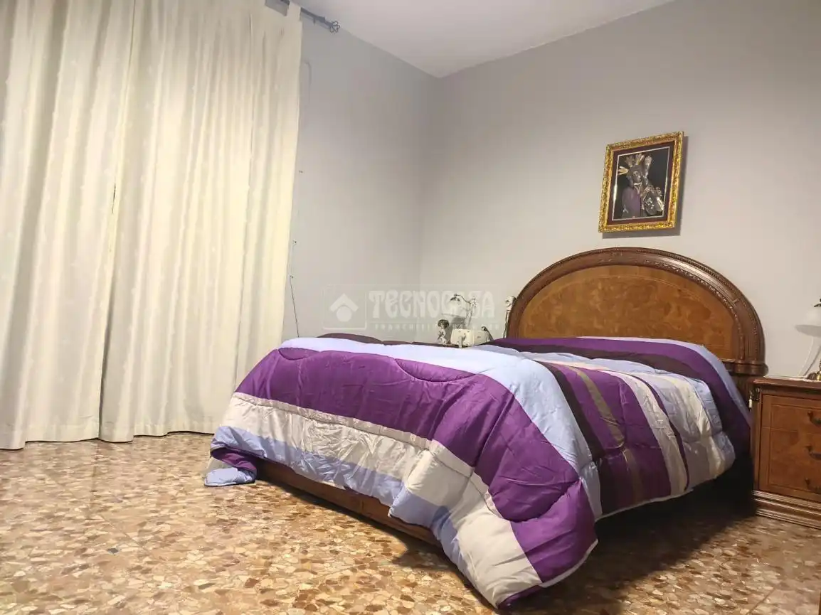 Dormitori de Casa adosada en venda en Sevilla