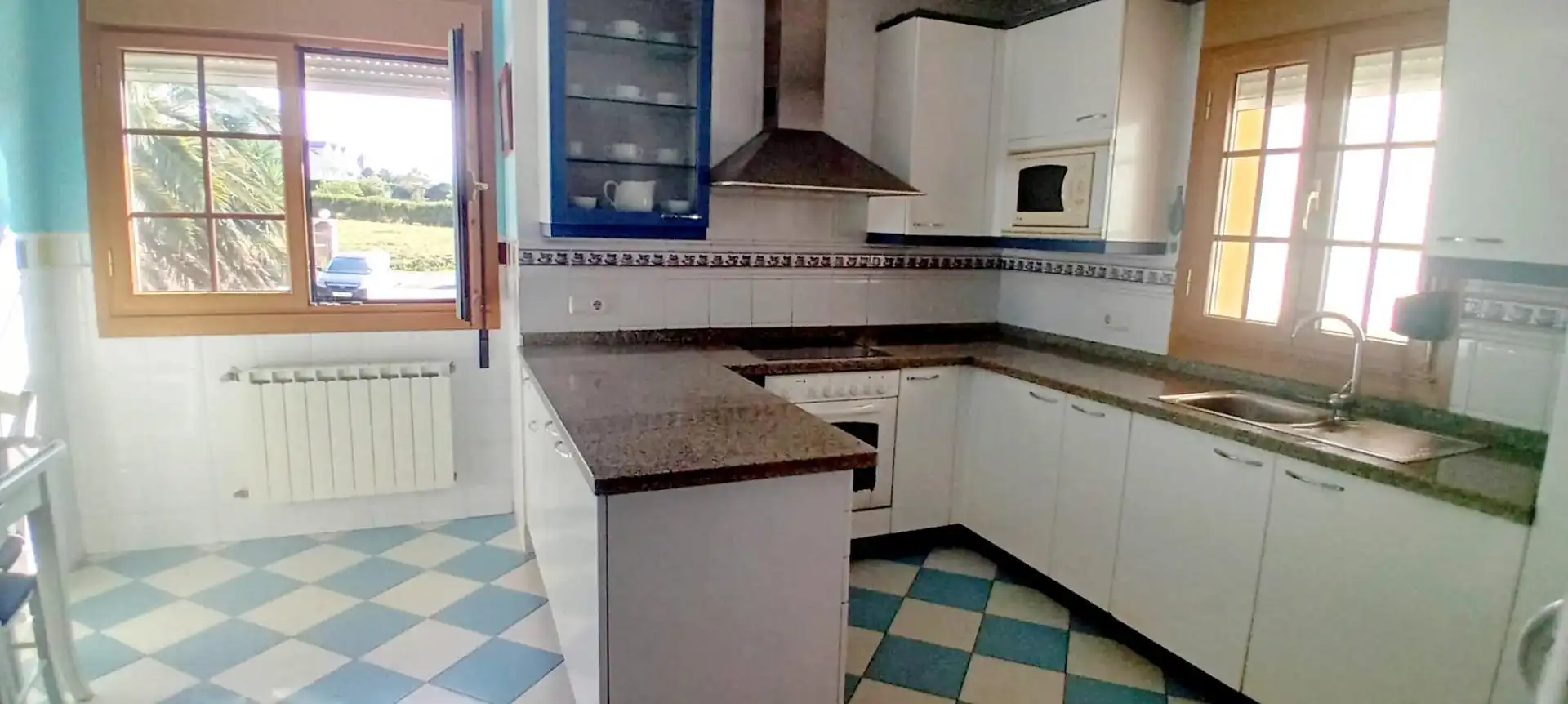 Cocina de Casa o chalet en venta en El Franco  con Calefacción, Jardín privado y Terraza