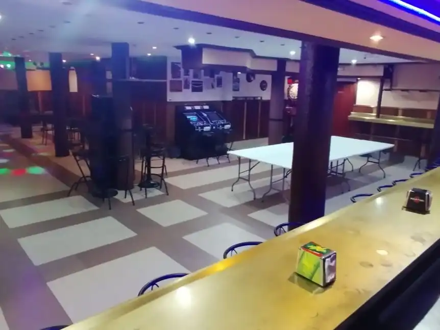 Local en venda en Cadalso de los Vidrios amb Calefacció i Moblat