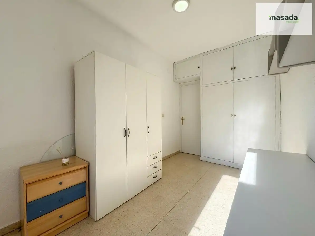 Bedroom of Flat for sale in Granada  with Air Conditioner, Storage room and Balcony