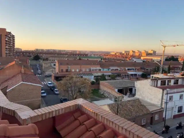 Vista exterior de Dúplex de alquiler en Zaragoza con Aire acondicionado, Calefacción y Terraza