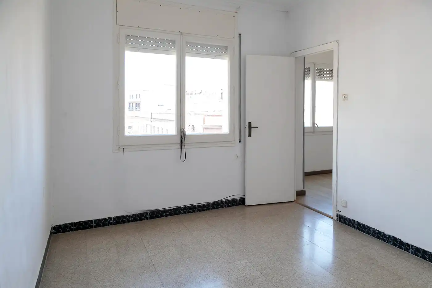 Schlafzimmer von Wohnung zum Verkauf in Barcelona mit Balkon und Alarm