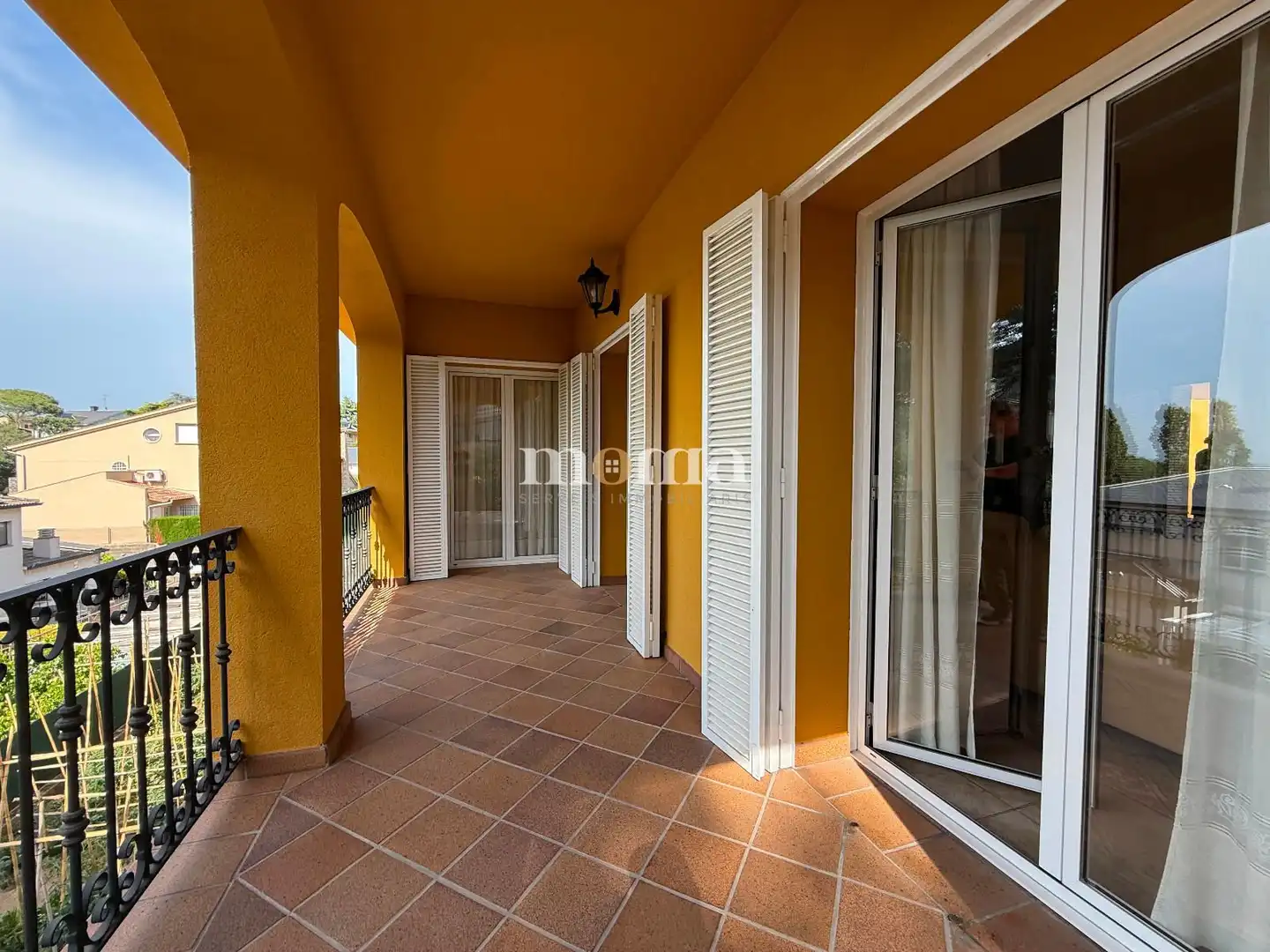 Vista exterior de Casa o xalet en venda en Montornès del Vallès amb Aire condicionat, Calefacció i Jardí privat