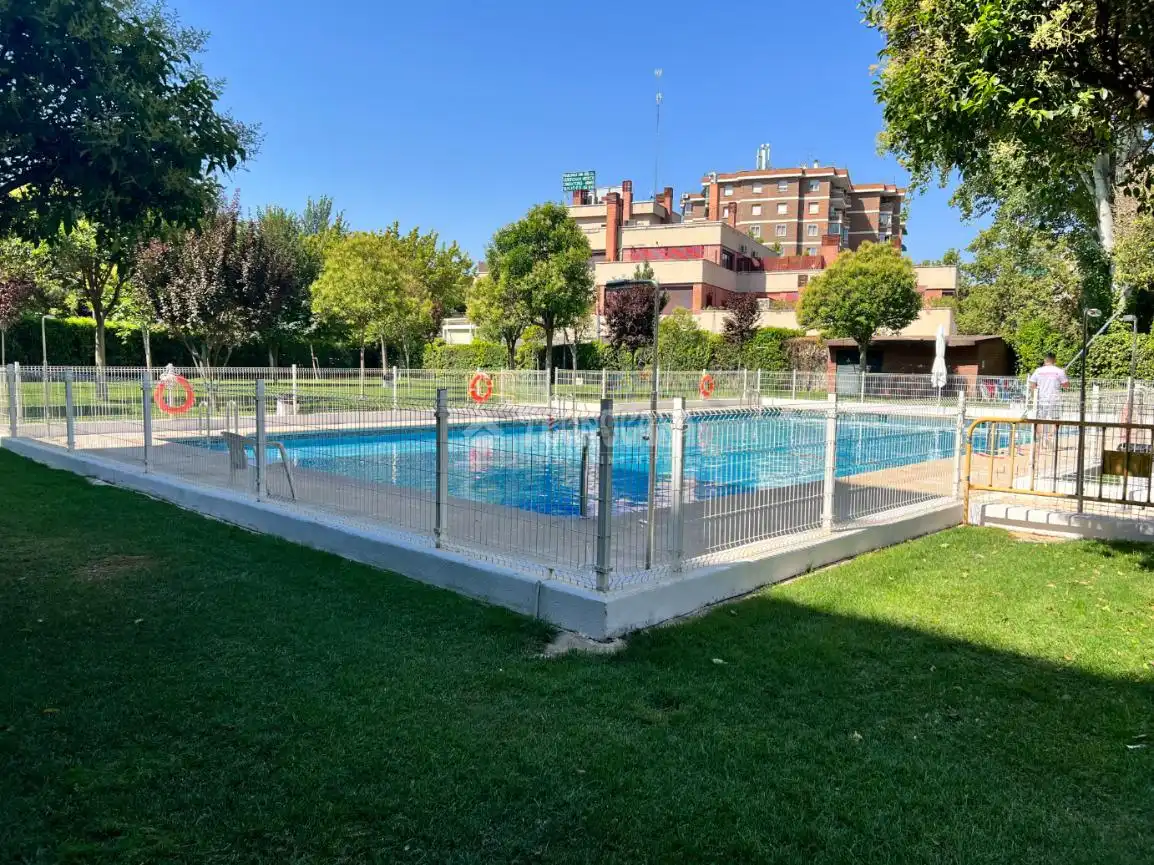 Piso en venta en Av. de Madrid, Veredillas