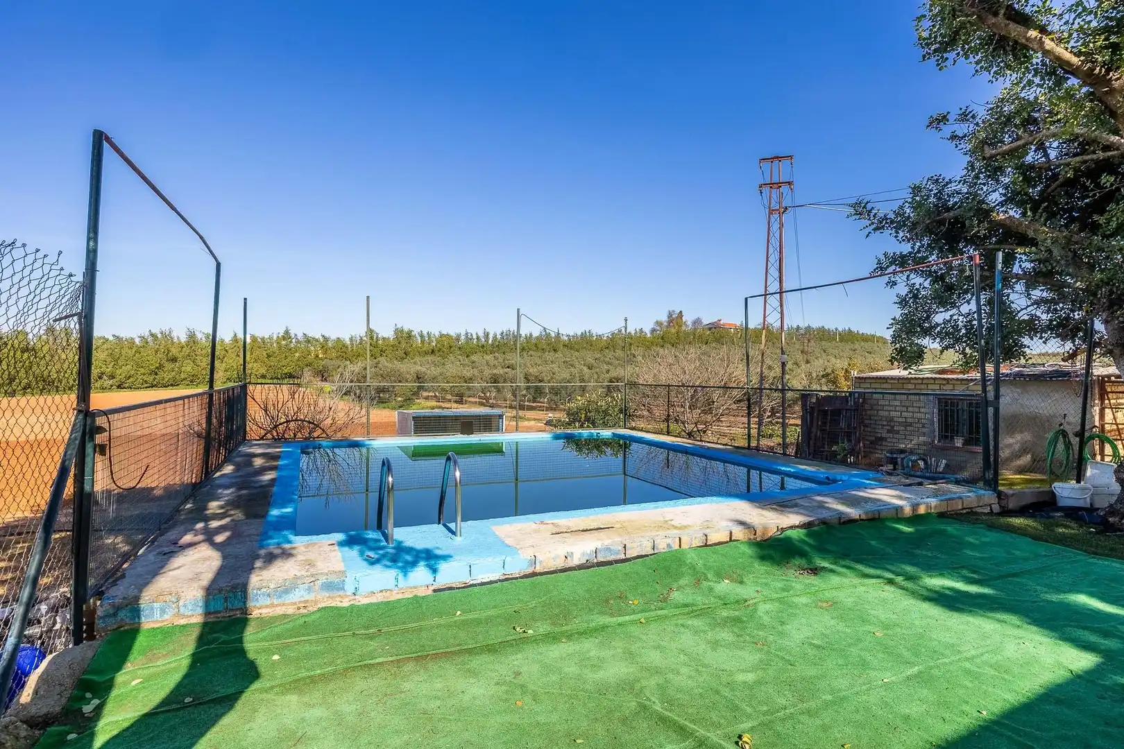 Piscina de Finca rústica en venda en Alcalá de Guadaira amb Aire condicionat i Piscina