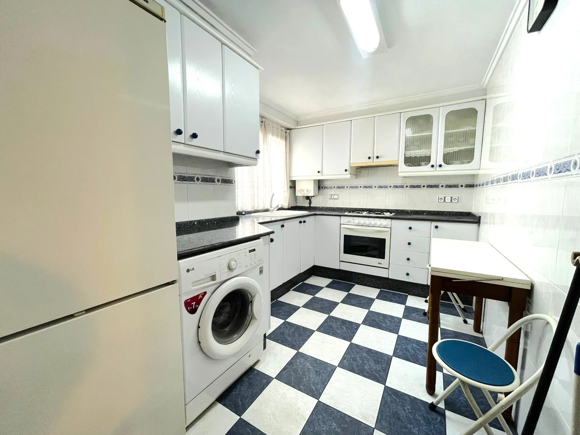 Kitchen of Flat for sale in  Valencia Capital  with Furnished, Balcony and Internet