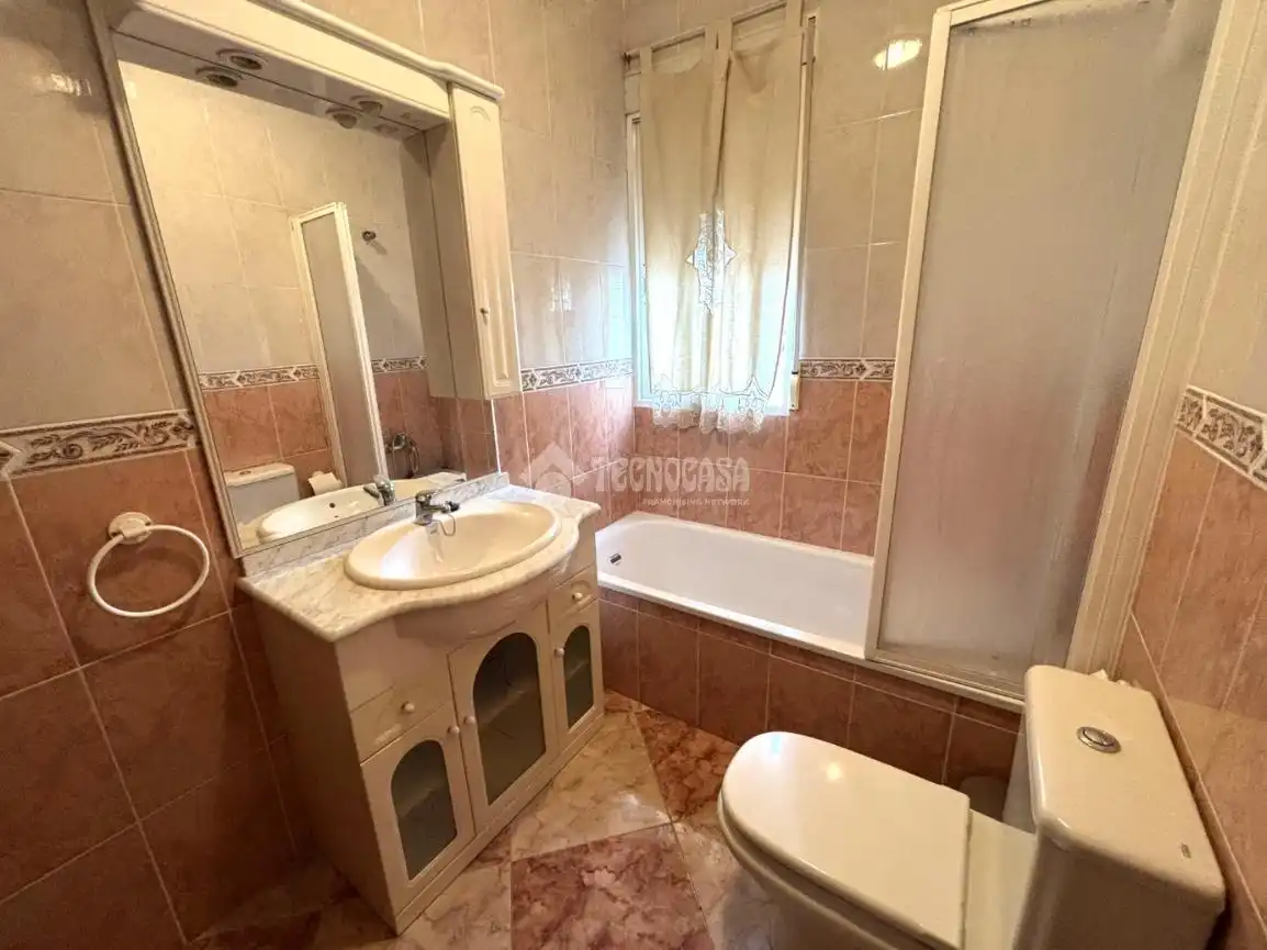 Bathroom of Houses for sale in Jódar  with Storage room and Balcony