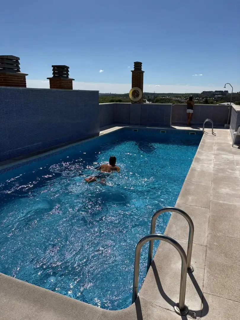 Schwimmbecken von Wohnung zum Verkauf in Madrid mit Heizung, Abstellraum und Gemeinschaftspool
