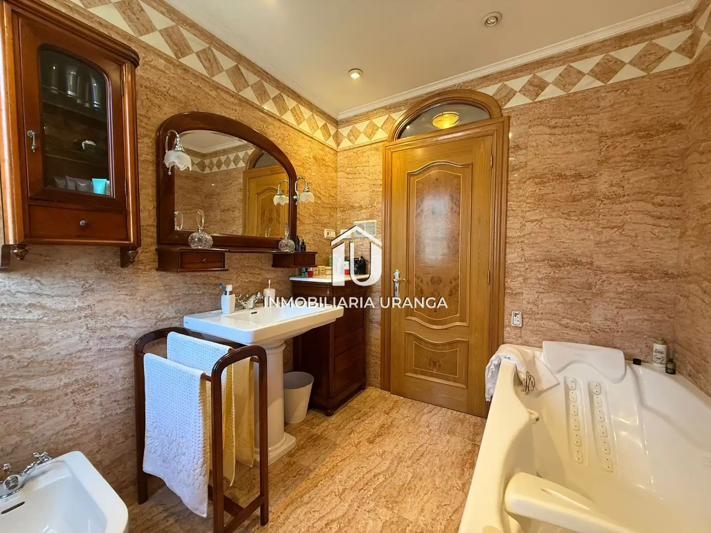 Baño de Casa o chalet en venta en Laredo con Calefacción, Jardín privado y Terraza