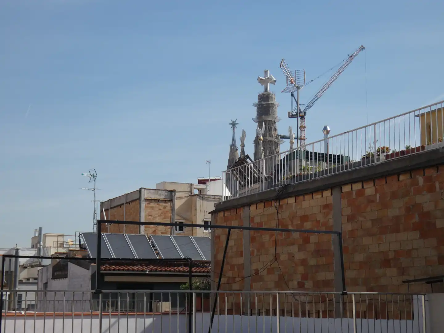Vista exterior de Piso en venta en Barcelona con Calefacción y Balcón
