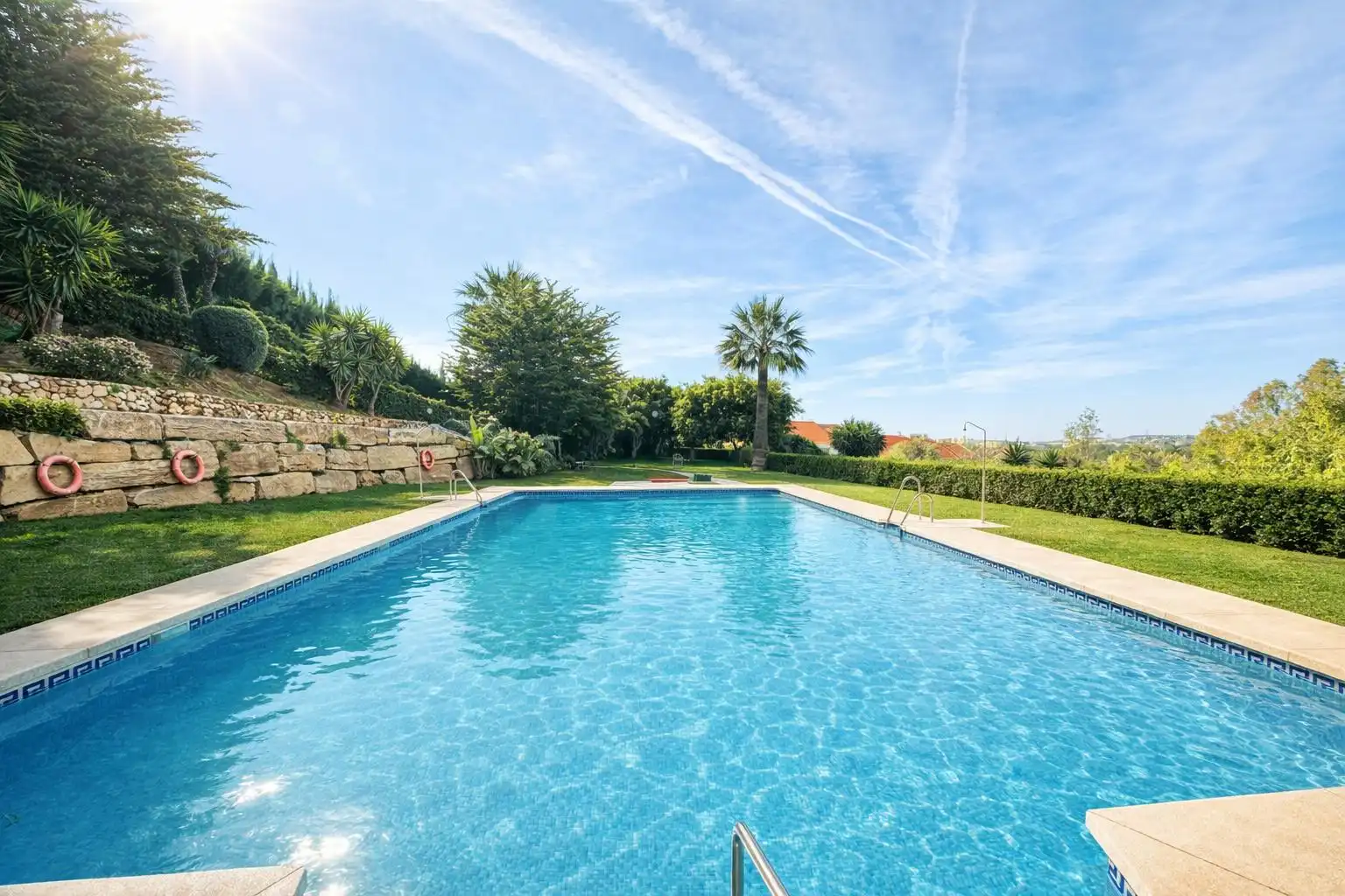 Piscina de Piso en venta en Fuengirola con Aire acondicionado, Terraza y Piscina comunitaria