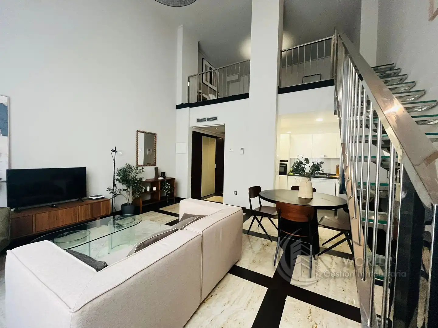 Sala de estar de Dúplex de alquiler en Madrid con Aire acondicionado, Calefacción y Amueblado