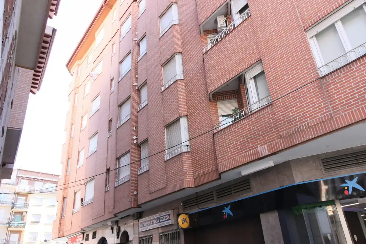 Außenansicht von Wohnung zum Verkauf in Arenas de San Pedro mit Heizung, Möbliert und Ofen
