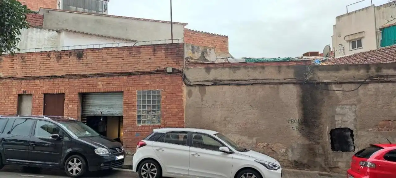 Terreny residencial en venda a Carrer d'Isaac Albéniz 12, imagen 2