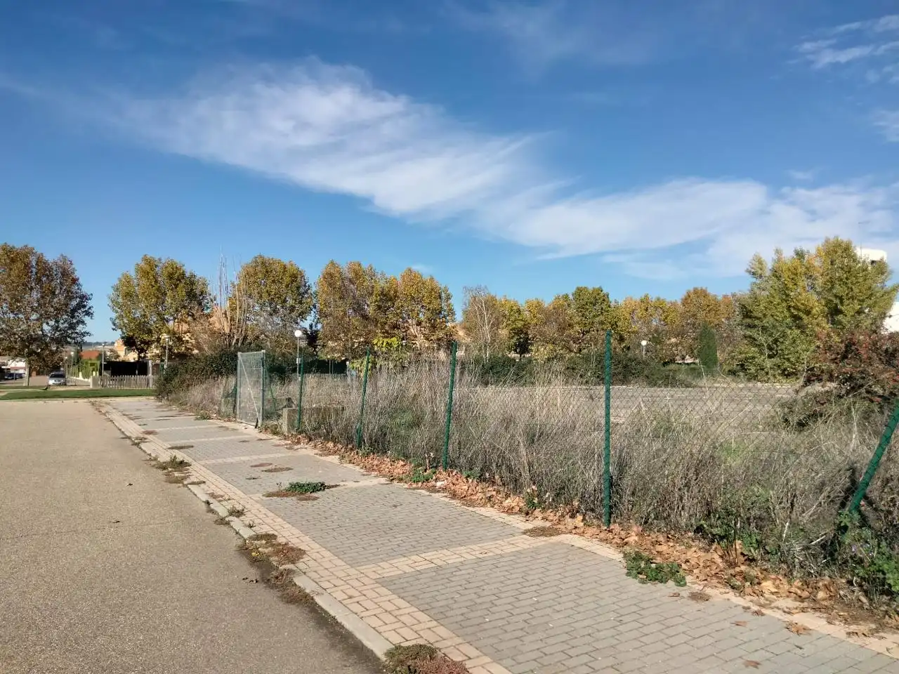 Terreno residencial en venta en Avenida Miguel de Cervantes, imagen 2