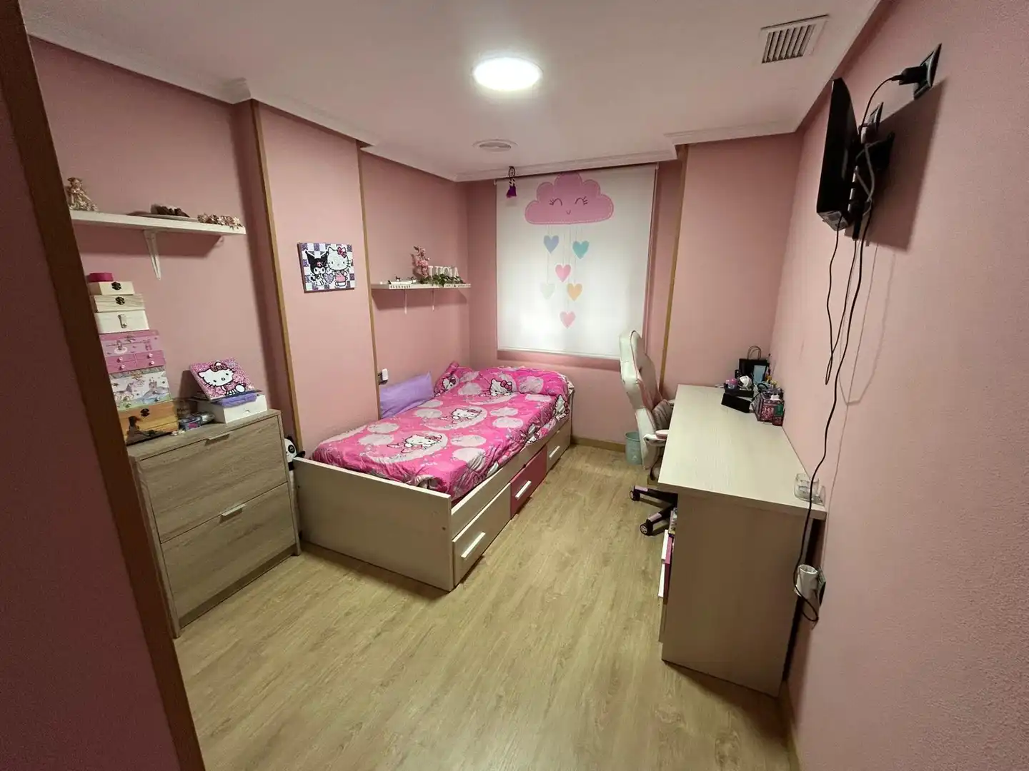 Dormitori de Apartament en venda en Torrevieja amb Terrassa i Balcó