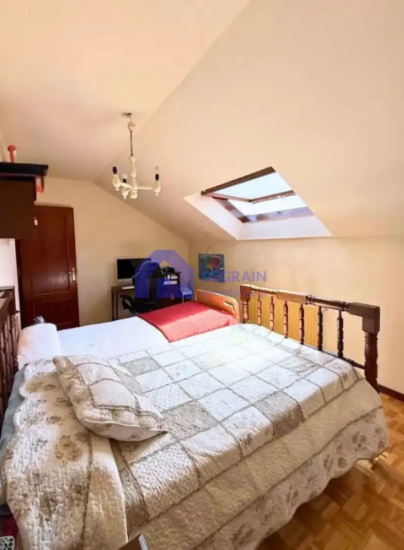 Bedroom of Attic for sale in Langreo  with Terrace and Storage room