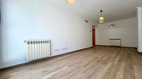 Foto 2 von Erdgeschoss zur Miete in Avenida Magnòlies, de Les, Núcleo Urbano, La Pobla de Vallbona