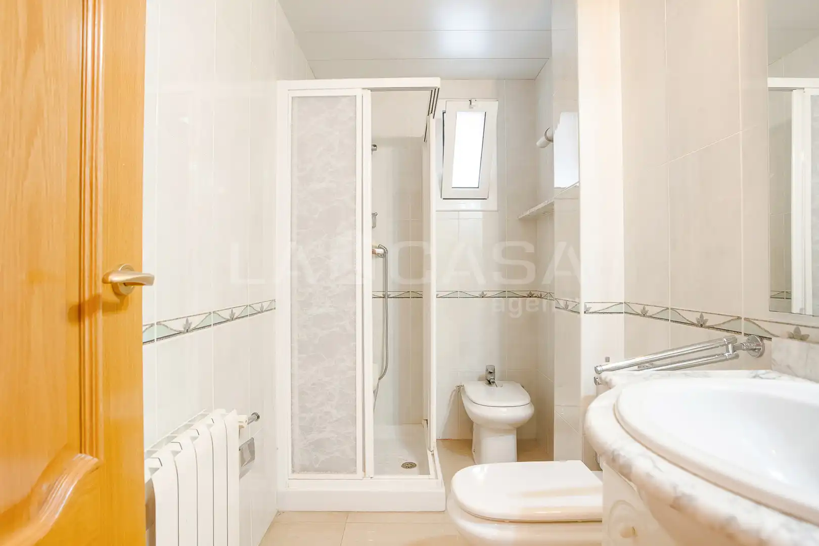 Baño de Piso en venta en Cornellà de Llobregat con Calefacción y Balcón