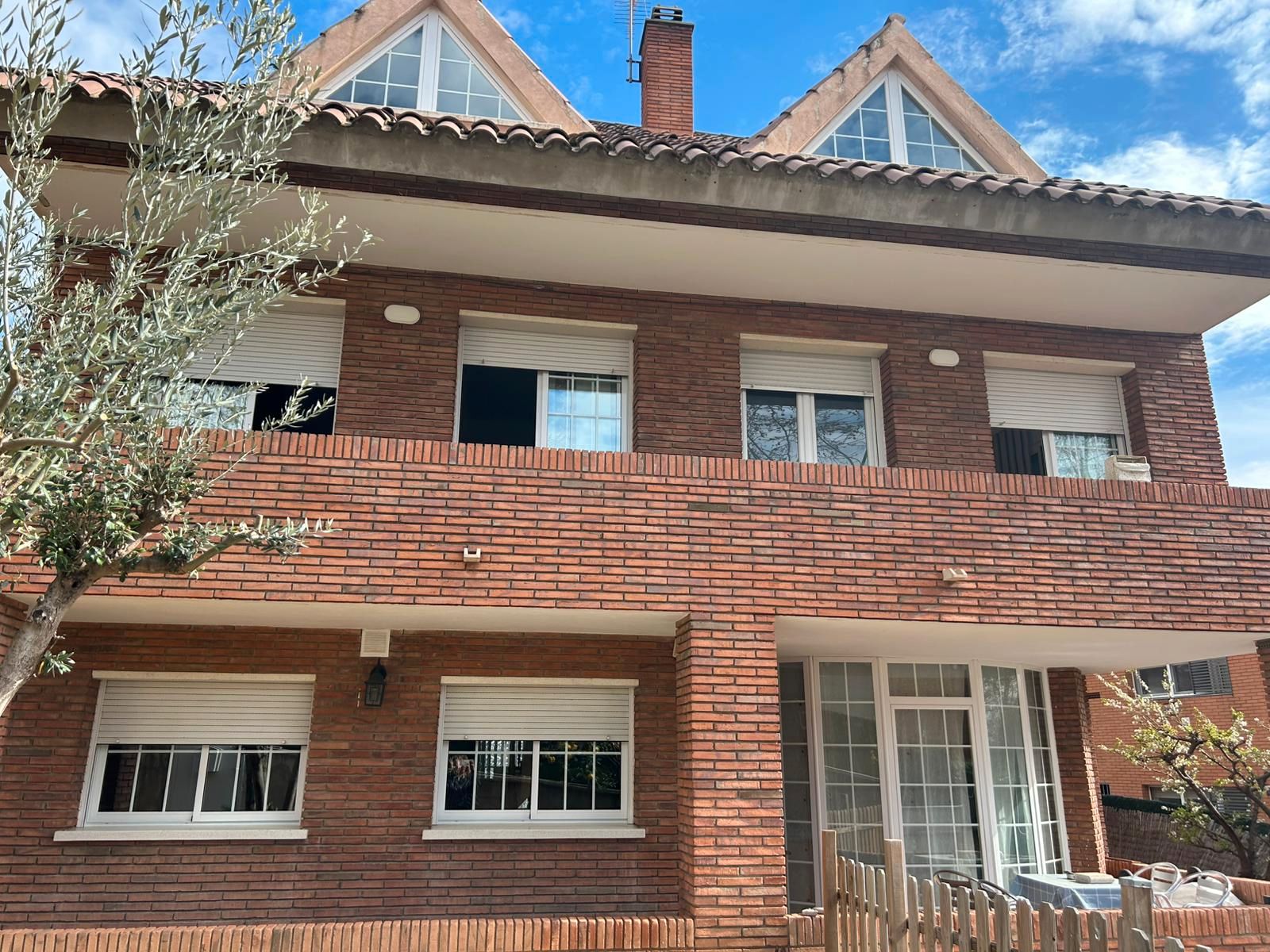 Vista exterior de Casa o chalet en venta en Viladecans con Calefacción, Jardín privado y Terraza